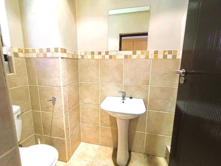 1 Bedroom Property for Sale in Langenhovenpark Free State